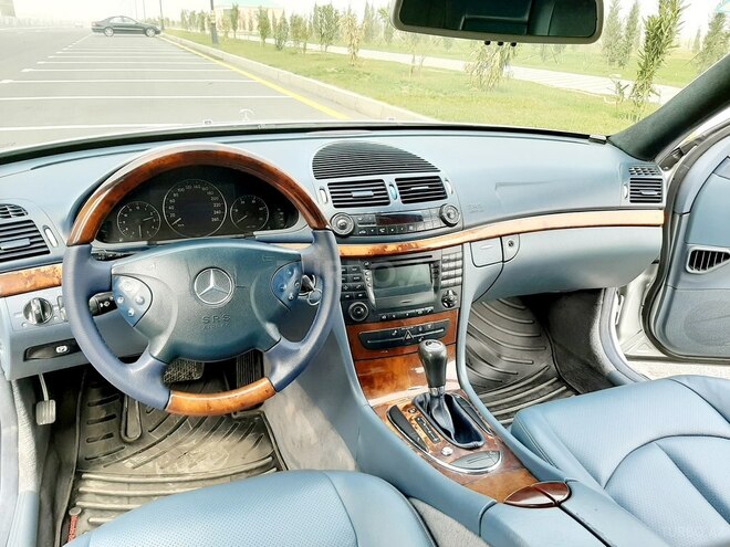 Mercedes E 220 2005, 223,000 km - 2.2 l - Sumqayıt
