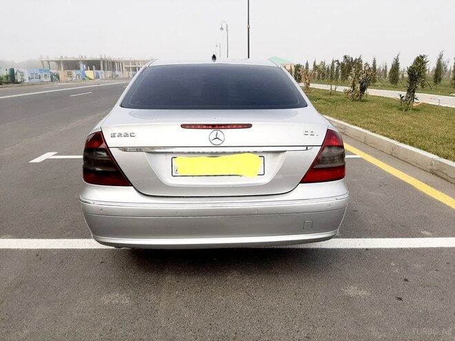 Mercedes E 220 2005, 223,000 km - 2.2 l - Sumqayıt