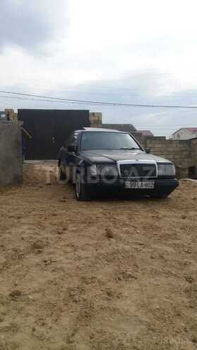 Mercedes E 230 1987, 213,642 km - 2.0 l - Bakı