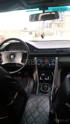 Mercedes E 230 1987, 213,642 km - 2.0 l - Bakı