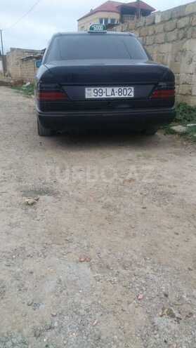 Mercedes E 230 1987, 213,642 km - 2.0 l - Bakı