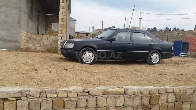 Mercedes E 230 1987, 213,642 km - 2.0 l - Bakı