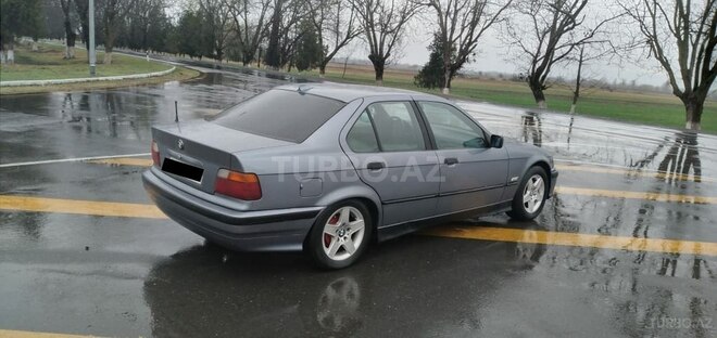 BMW 118 1995, 321,111 km - 1.9 l - Zaqatala