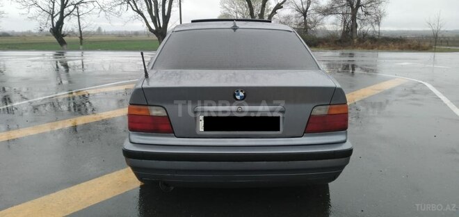 BMW 118 1995, 321,111 km - 1.9 l - Zaqatala