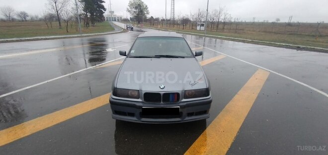 BMW 118 1995, 321,111 km - 1.9 l - Zaqatala