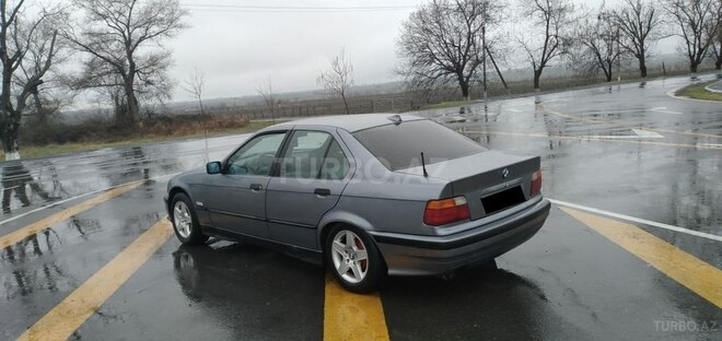 BMW 118 1995, 321,111 km - 1.9 l - Zaqatala