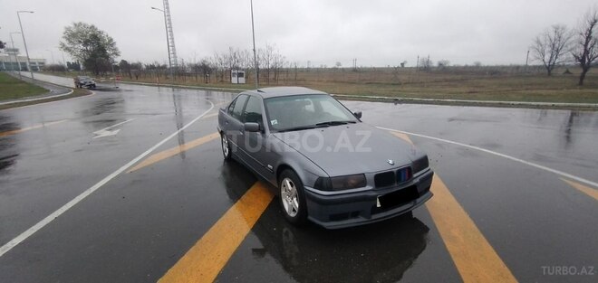 BMW 118 1995, 321,111 km - 1.9 l - Zaqatala