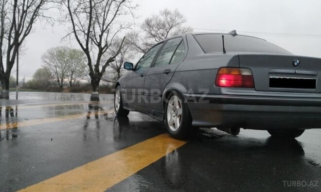 BMW 118 1995, 321,111 km - 1.9 l - Zaqatala