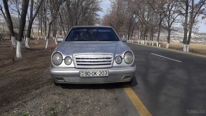 Mercedes E 220 1996, 112,486 km - 2.2 л - Qazax