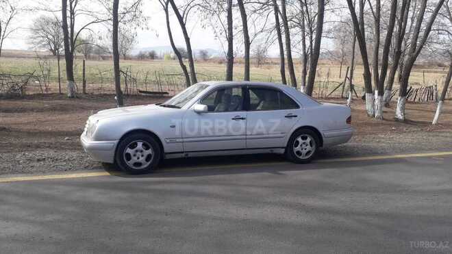 Mercedes E 220 1996, 112,486 km - 2.2 л - Qazax
