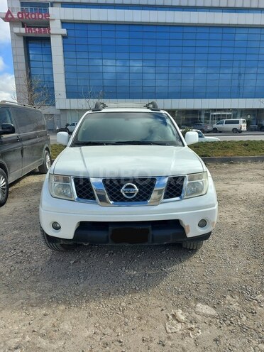 Nissan Navara 2010, 284,000 km - 2.5 l - Bakı