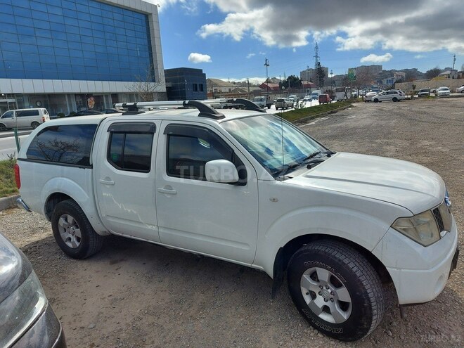 Nissan Navara 2010, 284,000 km - 2.5 l - Bakı