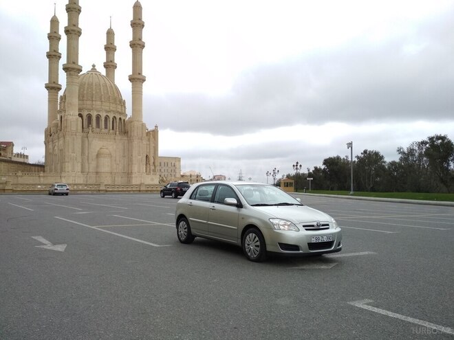 Toyota Corolla 2005, 255,000 km - 1.4 l - Bakı