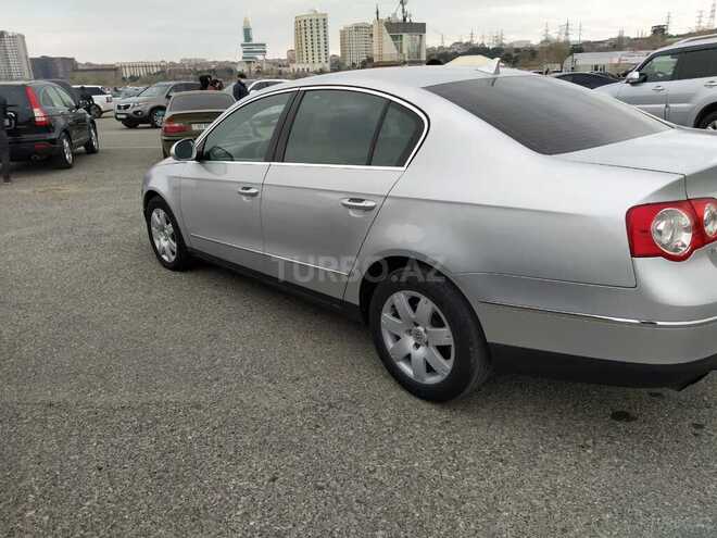 Volkswagen Passat 2005, 100,000 km - 2.0 л - Bakı