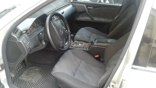 Mercedes E 270 2000, 345,000 km - 2.7 l - Bakı