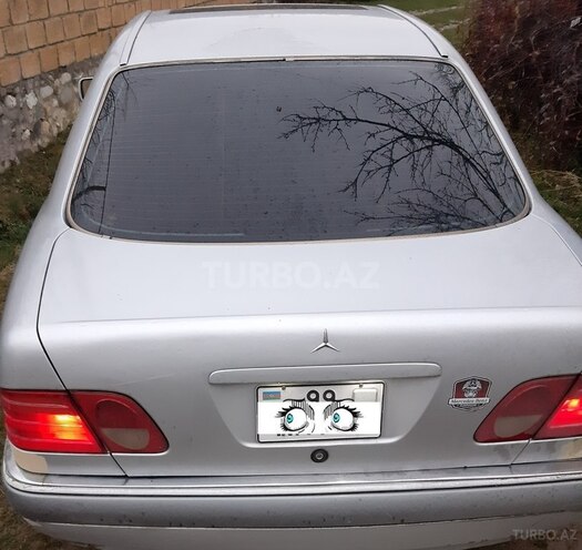 Mercedes E 320 1998, 231,548 km - 3.2 л - Qax
