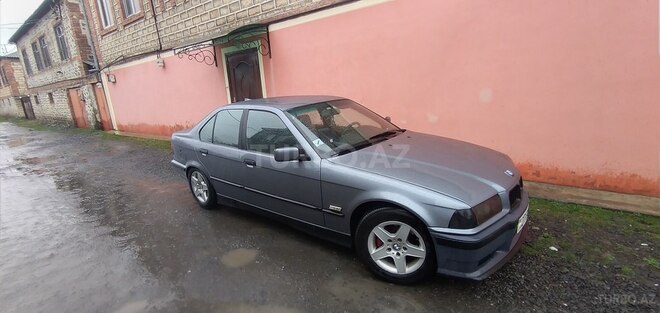 BMW 118 1995, 321,111 km - 1.9 l - Zaqatala
