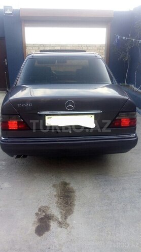 Mercedes E 220 1994, 330,000 km - 2.2 l - Bakı