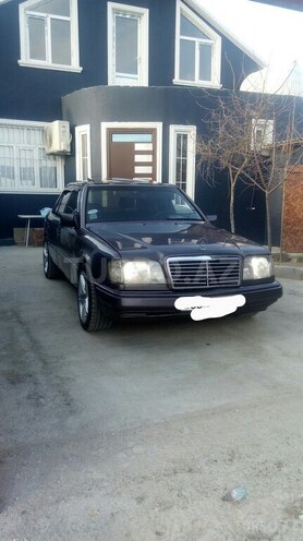 Mercedes E 220 1994, 330,000 km - 2.2 l - Bakı