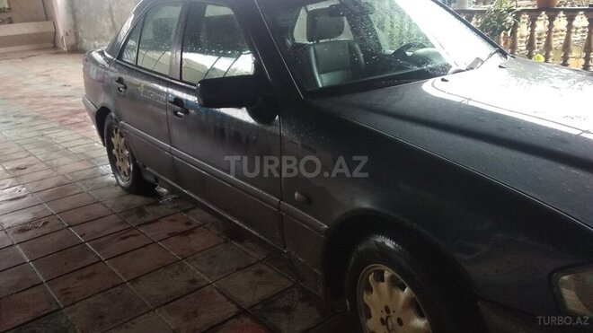 Mercedes E 200 1999, 260,000 km - 0.1 l - Masallı