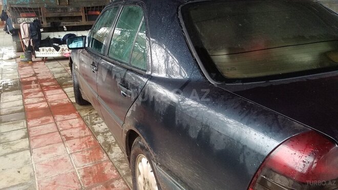 Mercedes E 200 1999, 260,000 km - 0.1 l - Masallı