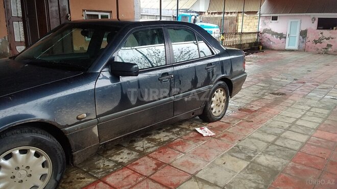 Mercedes C 200 1999, 260,000 km - 0.1 l - Masallı