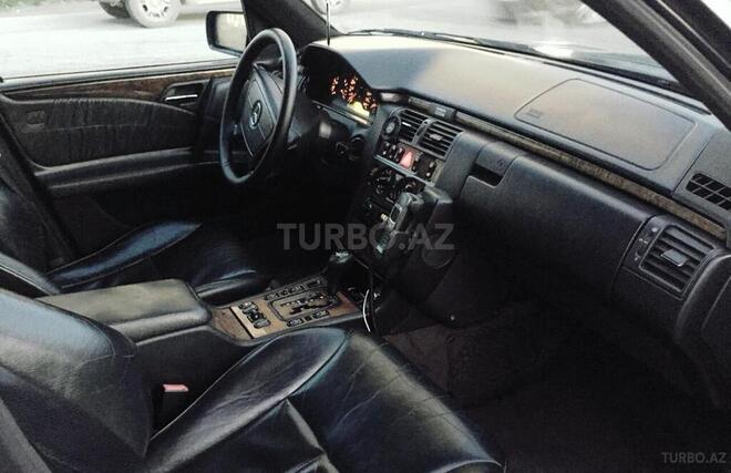 Mercedes E 240 1999, 383,000 km - 2.4 l - Bakı
