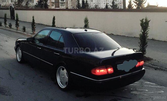 Mercedes E 240 1999, 383,000 km - 2.4 l - Bakı