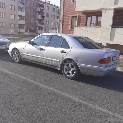 Mercedes E 230 1997, 309,000 km - 2.3 l - Qazax