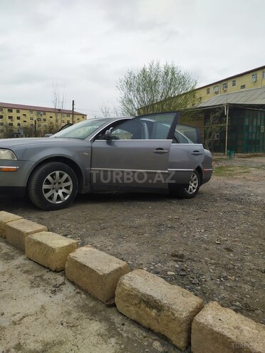 Volkswagen Passat 2002, 350,000 km - 1.8 l - Salyan