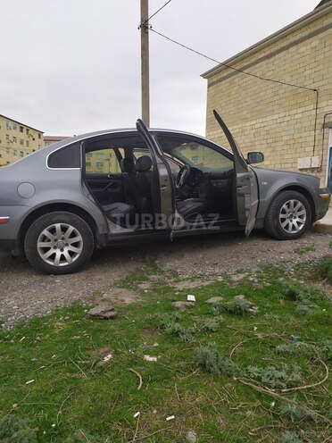 Volkswagen Passat 2002, 350,000 km - 1.8 l - Salyan