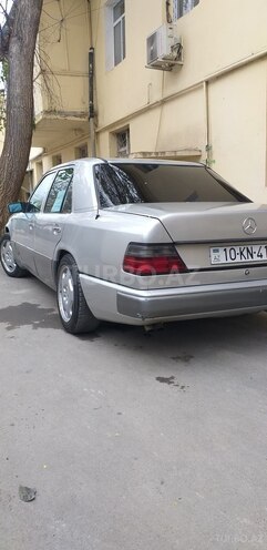 Mercedes E 260 1987, 250,000 km - 2.6 л - Bakı