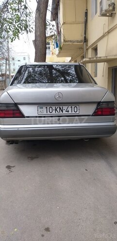 Mercedes E 260 1987, 250,000 km - 2.6 л - Bakı