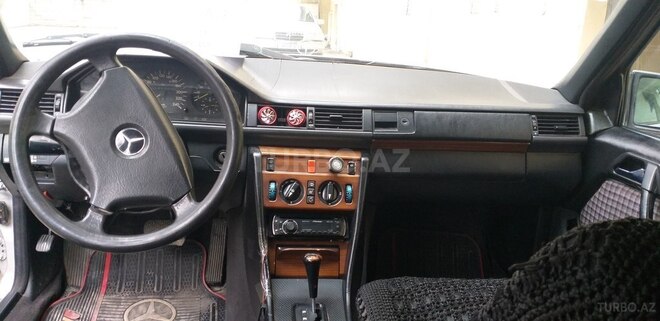 Mercedes E 260 1987, 250,000 km - 2.6 л - Bakı