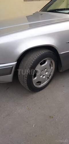 Mercedes E 260 1987, 250,000 km - 2.6 л - Bakı