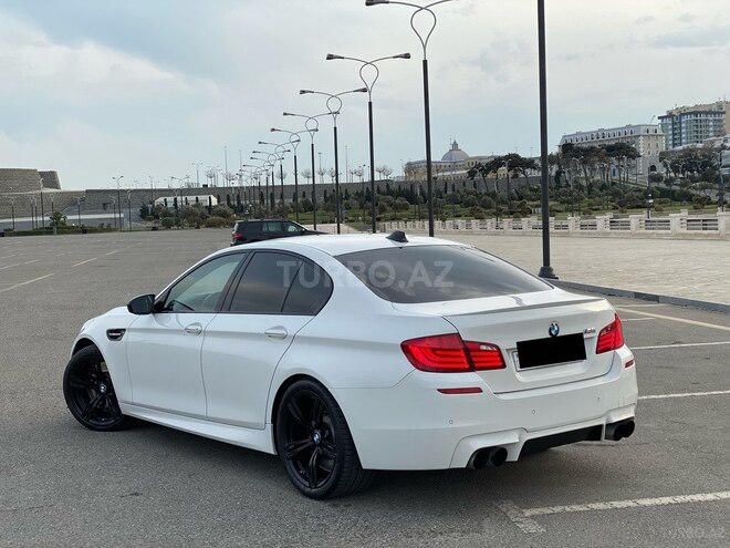 BMW M5 2013, 110,000 km - 4.4 l - Bakı
