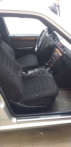 Mercedes E 260 1987, 250,000 km - 2.6 л - Bakı