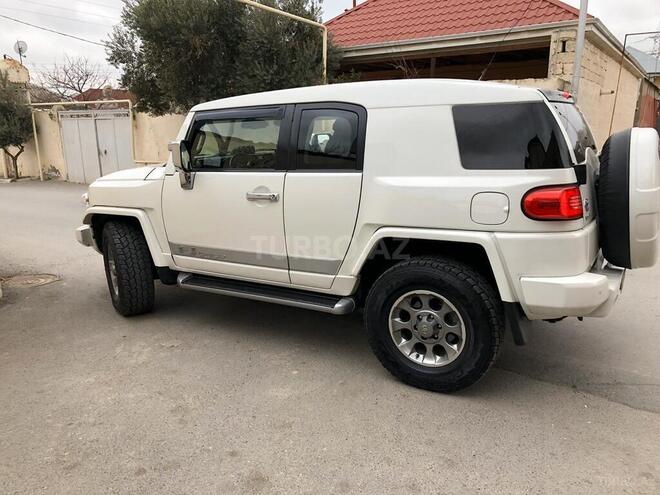 Toyota FJ Cruiser 2013, 98,000 km - 0.4 l - Bakı