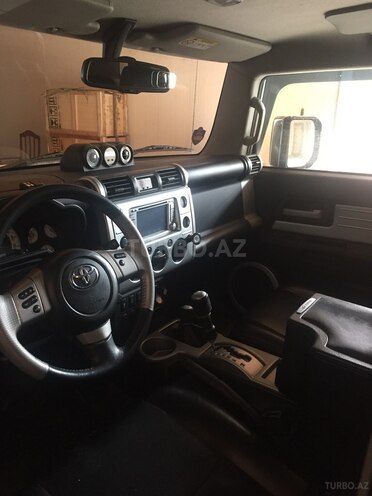 Toyota FJ Cruiser 2013, 98,000 km - 0.4 l - Bakı