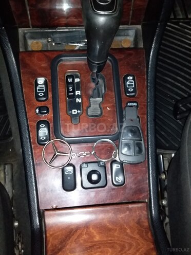 Mercedes C 200 2000, 245,211 km - 2.0 л - Şirvan