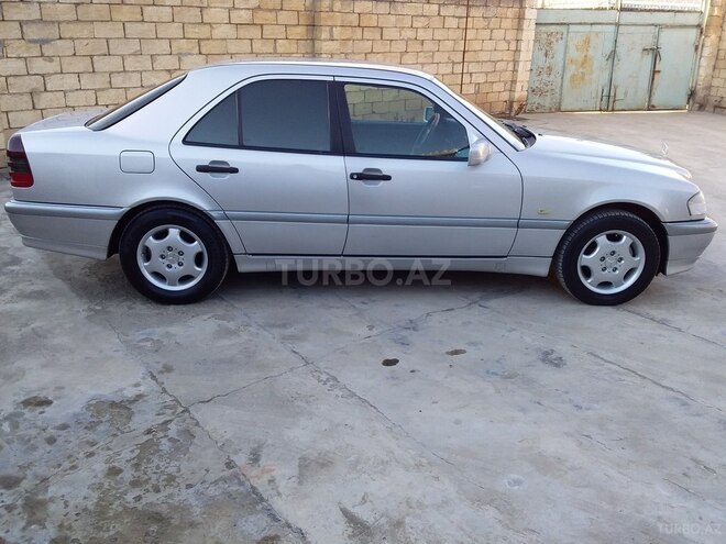 Mercedes C 200 2000, 245,211 km - 2.0 л - Şirvan