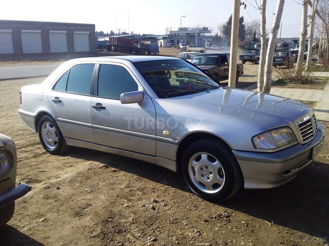 Mercedes C 200 2000, 245,211 km - 2.0 л - Şirvan