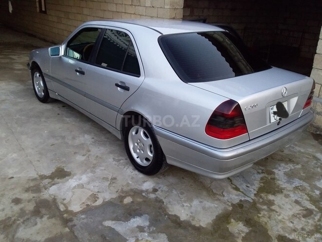 Mercedes C 200 2000, 245,211 km - 2.0 л - Şirvan