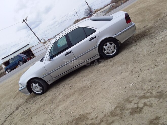 Mercedes C 200 2000, 245,211 km - 2.0 л - Şirvan