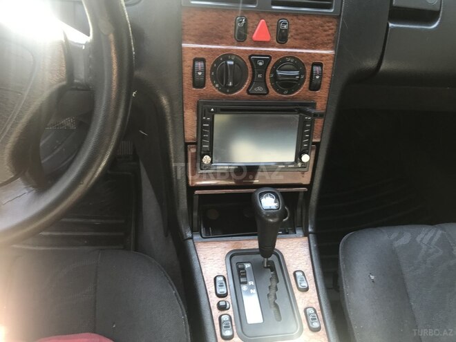 Mercedes E 230 1996, 321,000 km - 2.3 л - Bakı