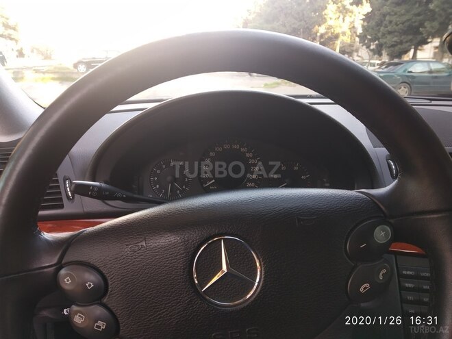 Mercedes E 220 2006, 313,000 km - 2.2 l - Bakı