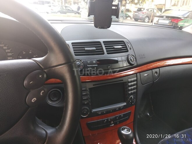 Mercedes E 220 2006, 313,000 km - 2.2 l - Bakı