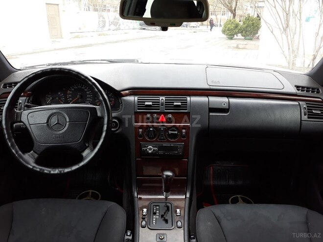 Mercedes E 230 1996, 287,000 km - 2.3 л - Sumqayıt