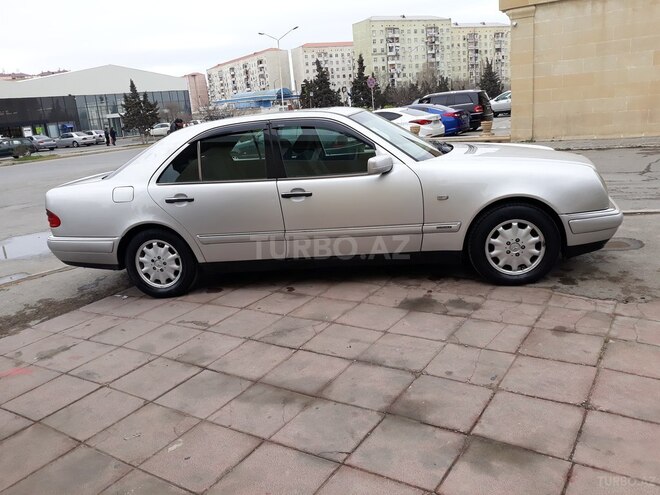 Mercedes E 230 1996, 287,000 km - 2.3 л - Sumqayıt