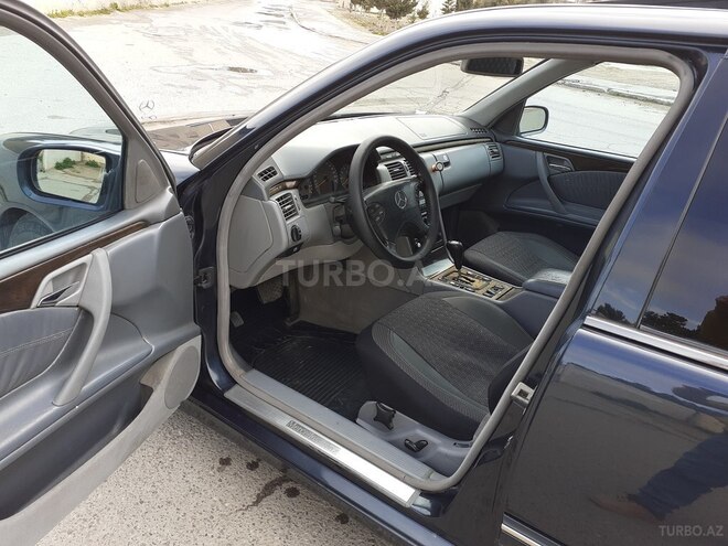 Mercedes E 240 2000, 212,888 km - 2.4 l - Sumqayıt